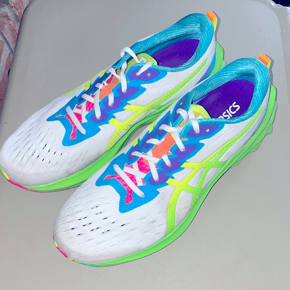 ASICS Novablast 2, size 11.5